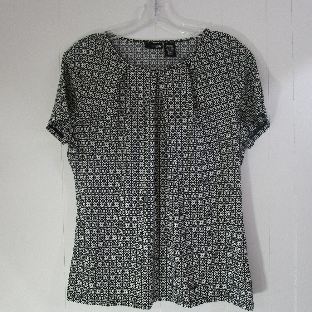East 5th pullover top size Medium